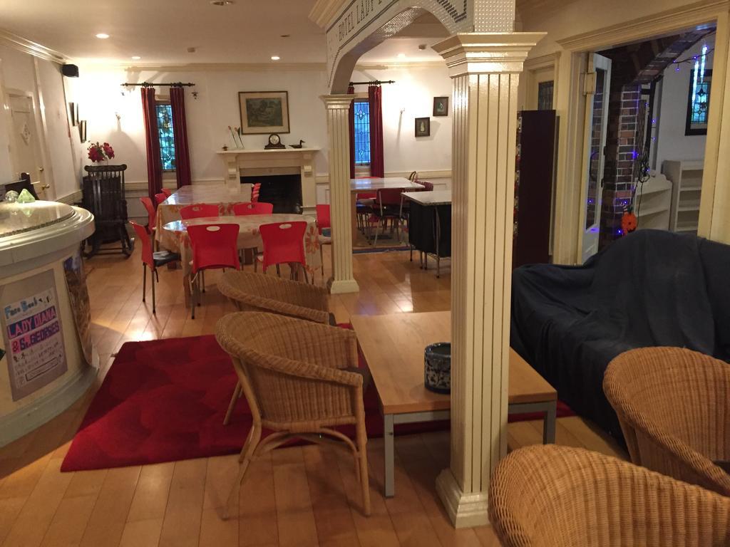 Hotel Lady Diana & St. Georges Хакуба Екстериор снимка